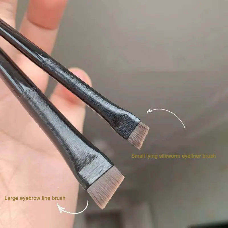 

New 1/2pcs Blade Makeup Brushes Angled Thin Eyebrow Brush Flat Fine Eyeliner Brush Professional Liner Brow Beauty Make Up Tool