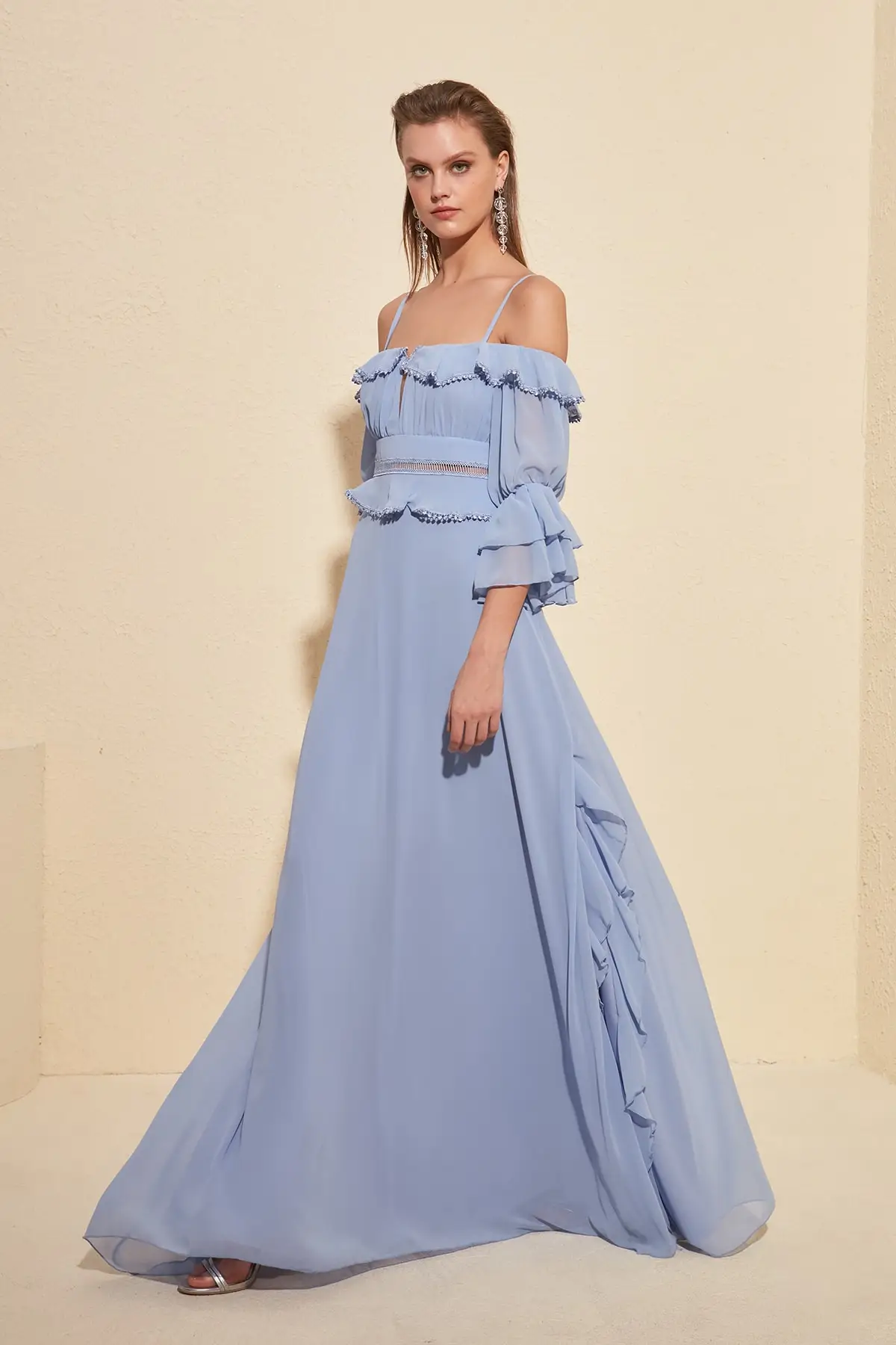 

Trendyol Sleeve Detail Flounces Evening Dress TPRSS19FZ0278