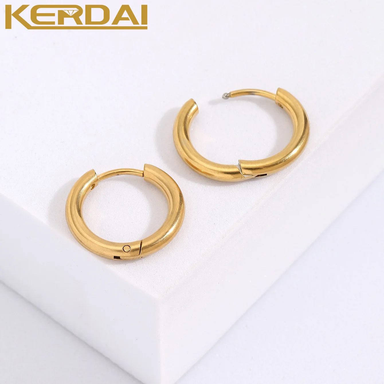 

New Simple Round Punk Earrings Men Stainless Steel Korean Fashion Earrings Jewelry Gold Titanium Steel Smooth Earrings