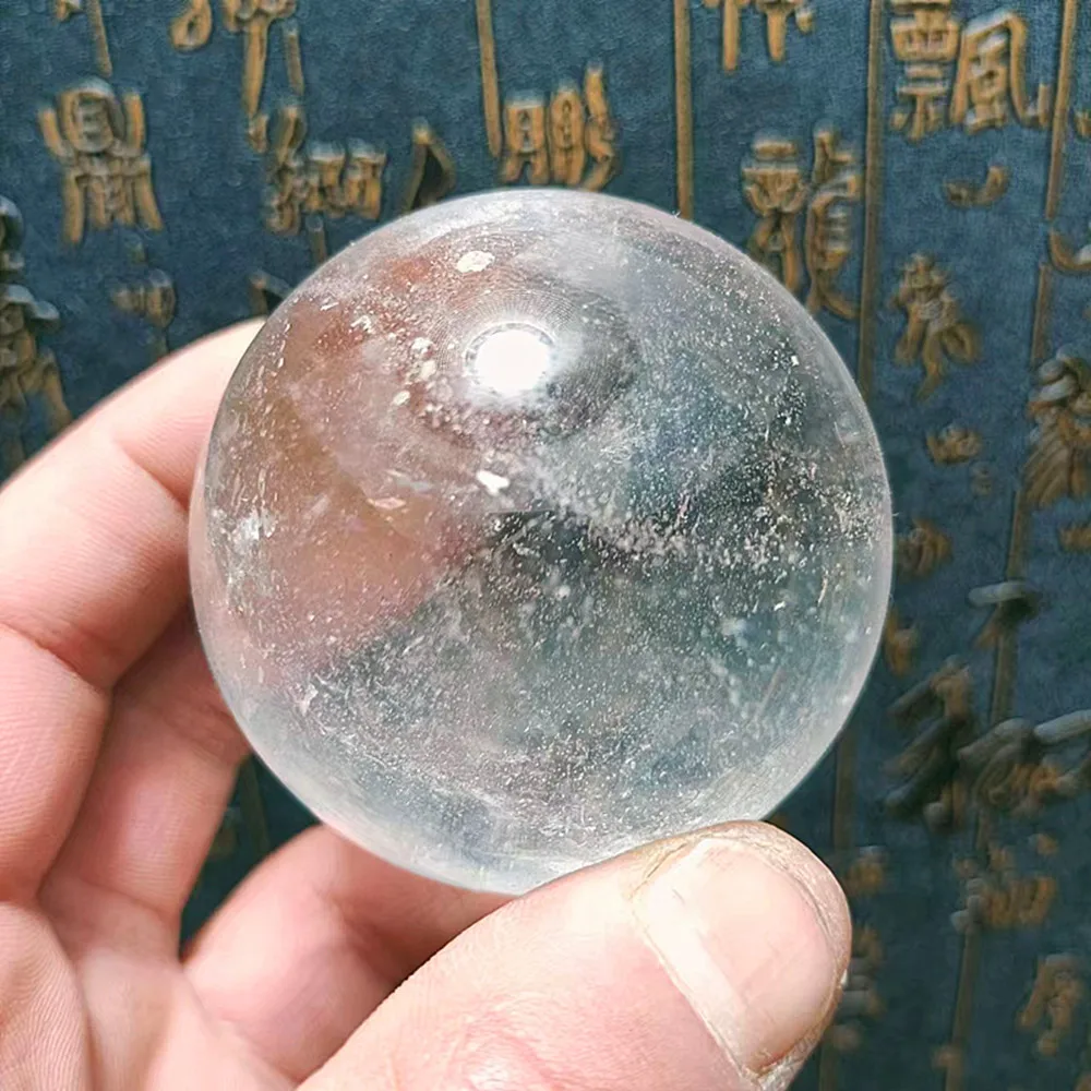 Белый хрустальный шар