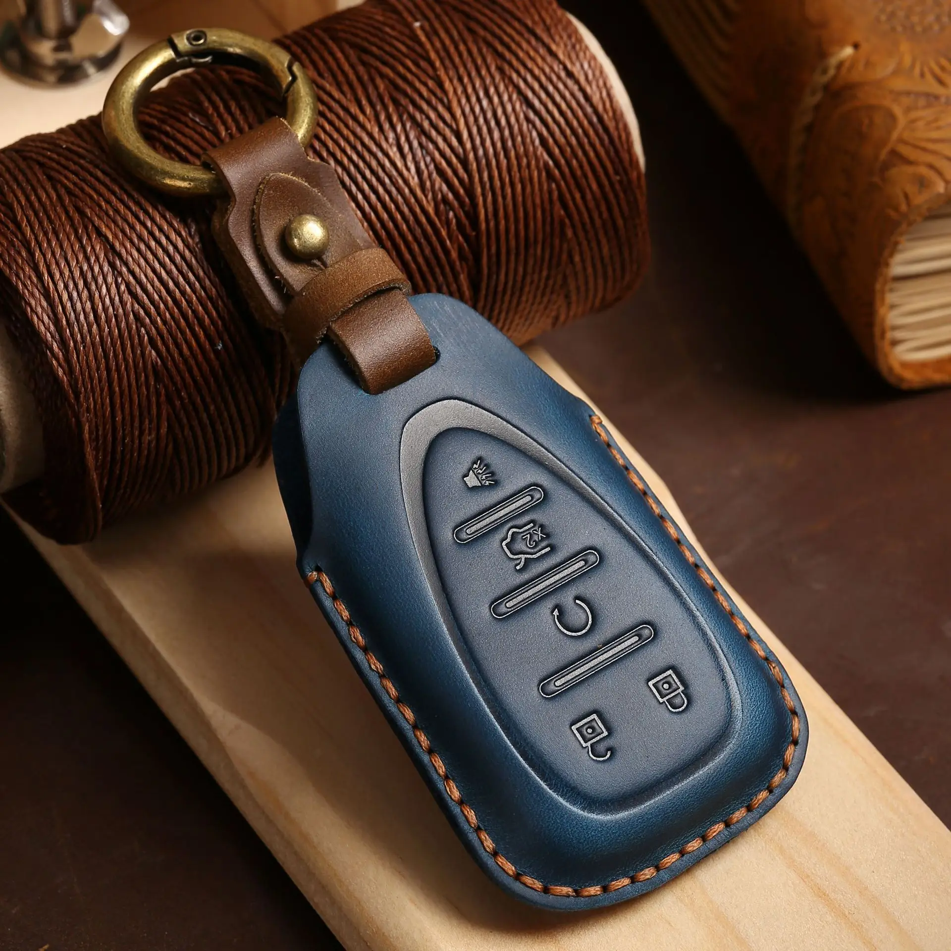 

Car Key Case Cover Leather for Chevy Chevrolet Captiva Cruze Malibu Sail Keyring