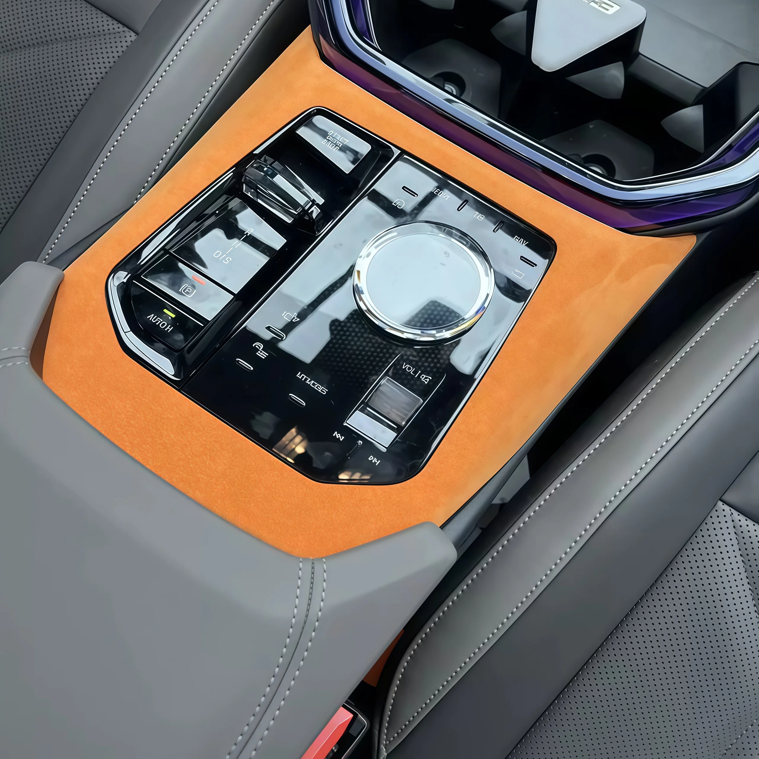 Фото Для BMW X3 G45 G48 2025: Накладка на центральную панель управления, декоративная рамка, наклейки из алькантары, аксессуары для тюнинга салона автомобиля №5