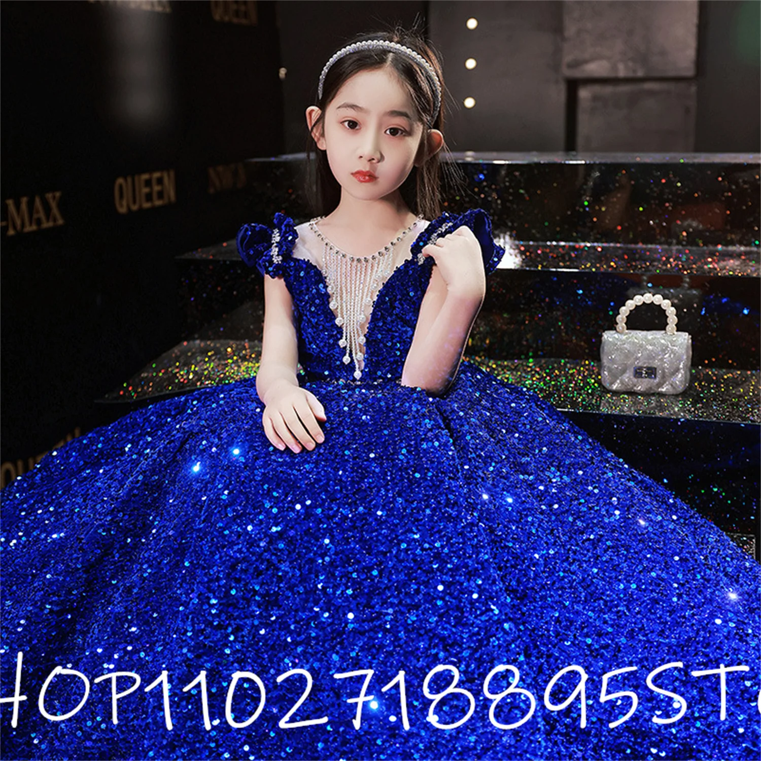 

2022 White Flower Girl Dresses Tulle Lace Appliques Kids Party Dress V-Neck Sleeveless Ball Gown Elegant First Communion