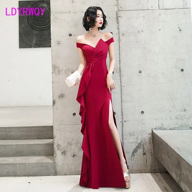 

2023 new red one-shoulder fishtail dress woman