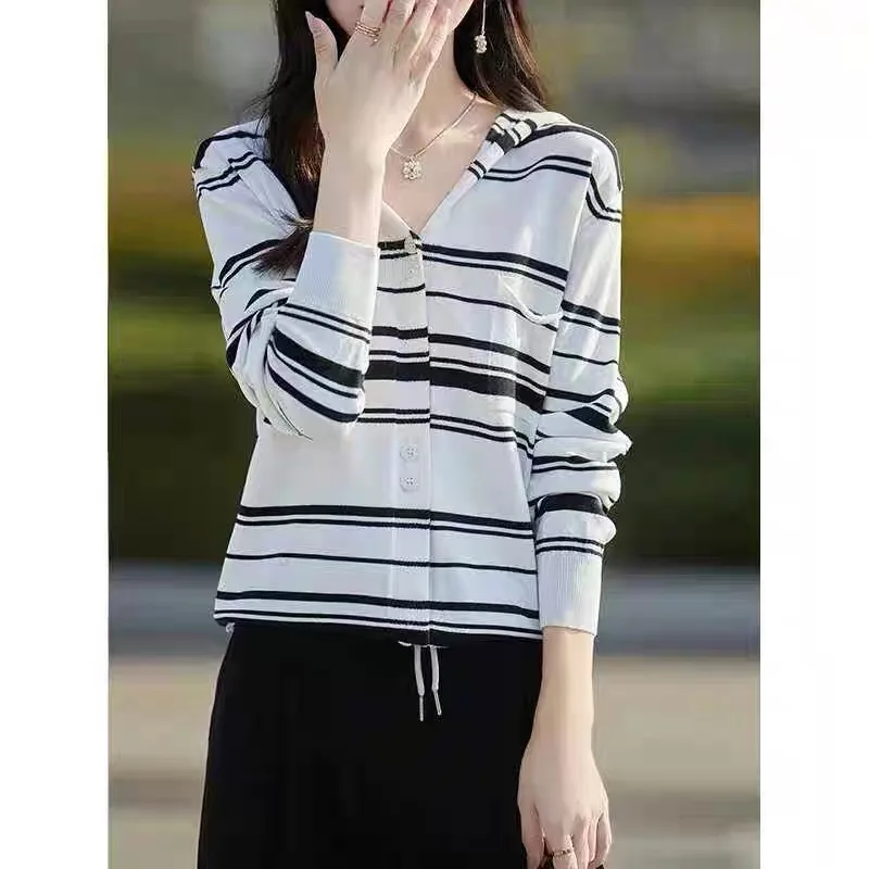 Женская одежда полосатые вязаные топы осень-зима новый трикотаж с капюшоном