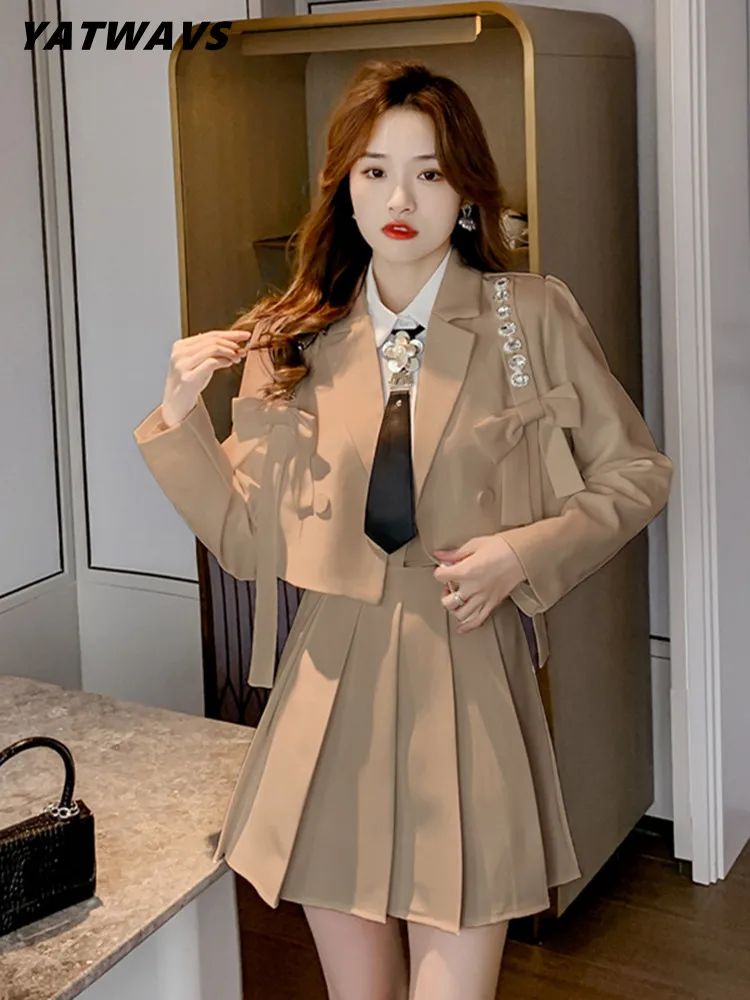 

Simple Suit Skirt Two Piece Set Women Designer Diamond Bowknot Short Jacket Blazer & Slim Pleated A-Line Mini Skirt 2 Piece Sets