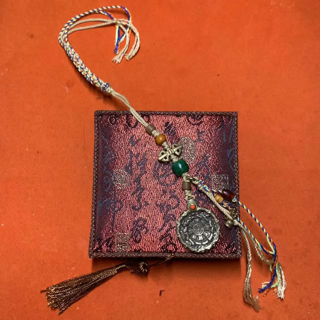 1pcs/lot Tibetan natural ruby ​​embellished Jiugong gossip card to exorcise evil spirits keep safe attract wealth jewelry amulet