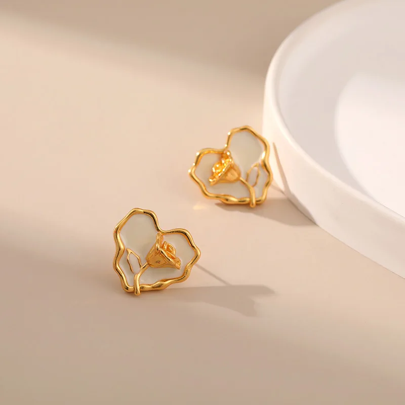

Copper Plated 18K Gold Heart-shaped Earrings Women Three-dimensional Rose Senior Sense Of High Quality Popular Jewelry