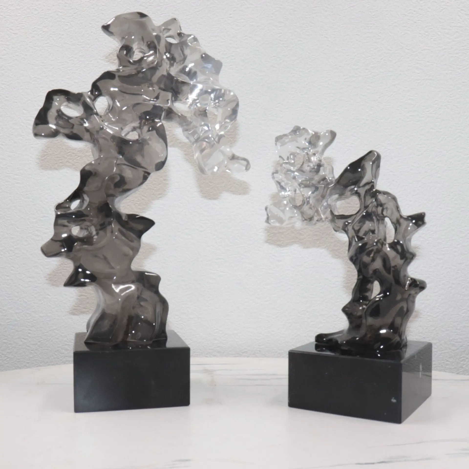 

Creative Transparent Taihu Stone Sculpture Decoration Model Room Furniture Living Room Study 90MKLF01