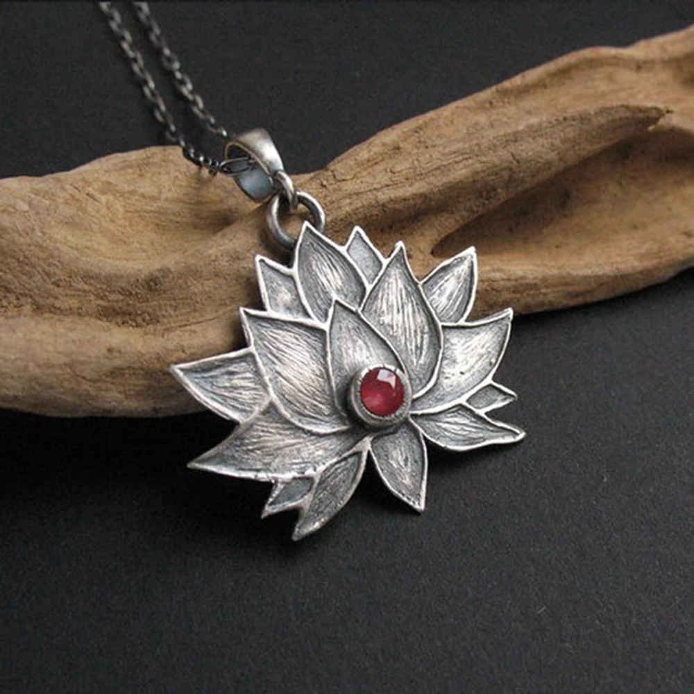 

Vintage Lotus Flower Pendant Necklace For Women Blooming Floral Red Beads Stone Chains Choker Necklace Accessories Yoga Jewelry