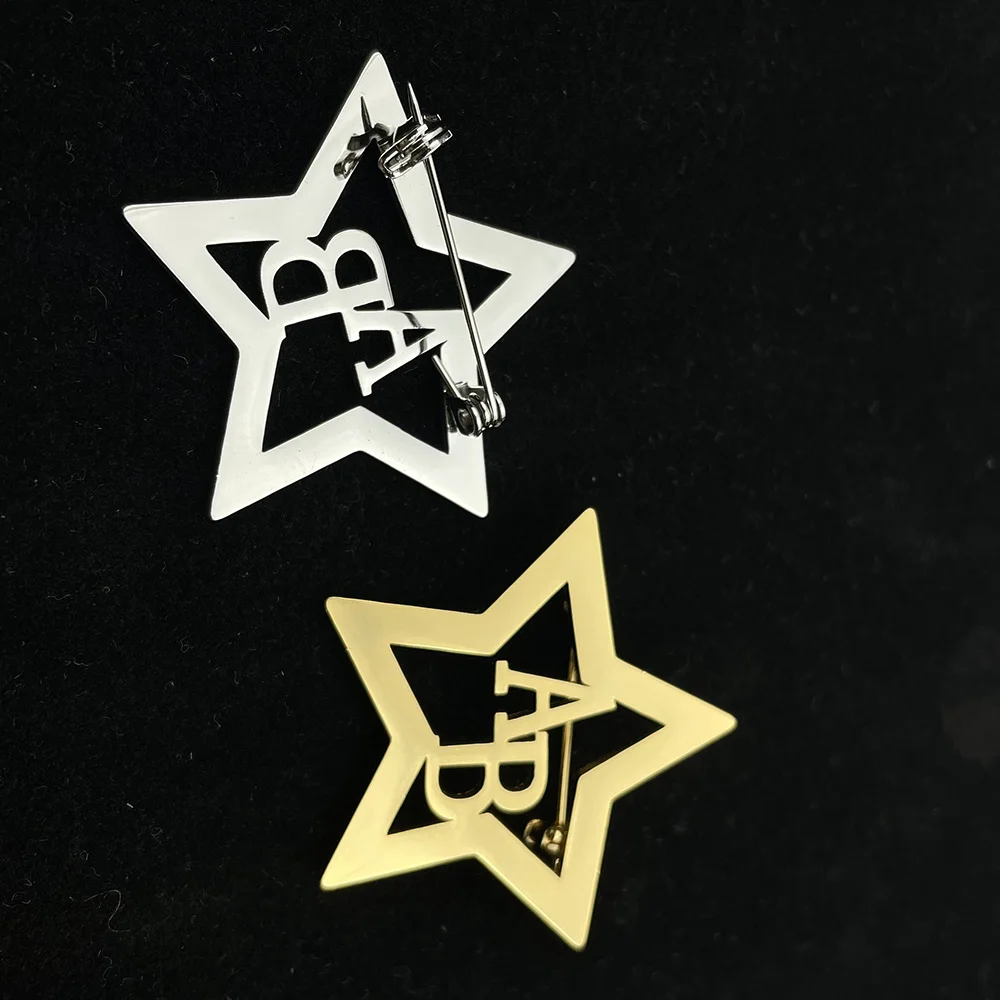 Custom Women 1-2 Initials Star Shape Brooches Personalized Stainless Steel Letter Charms Men Brooches Jewelry Gift брошь женская