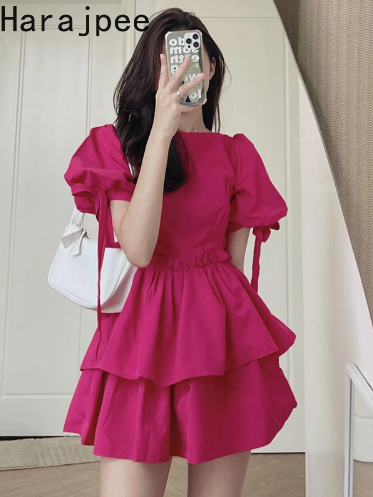 

Женское платье с воланом, круглым вырезом и высокой талией