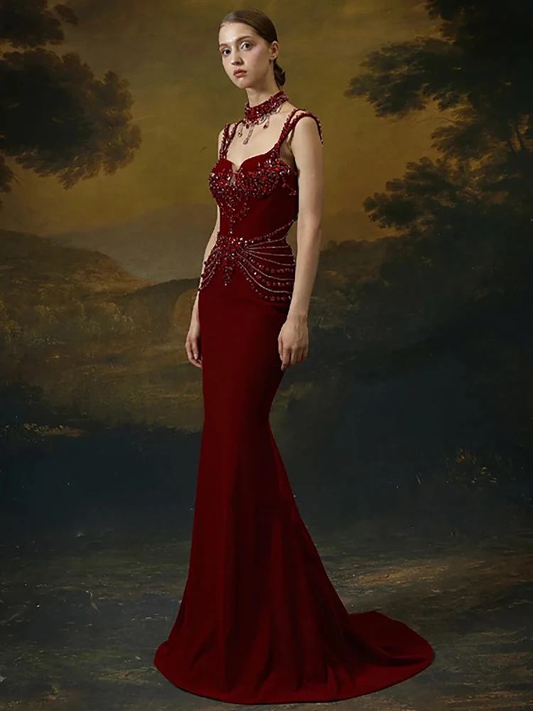 Рисунок 2 - Женское вечернее платье с камнями DEAT