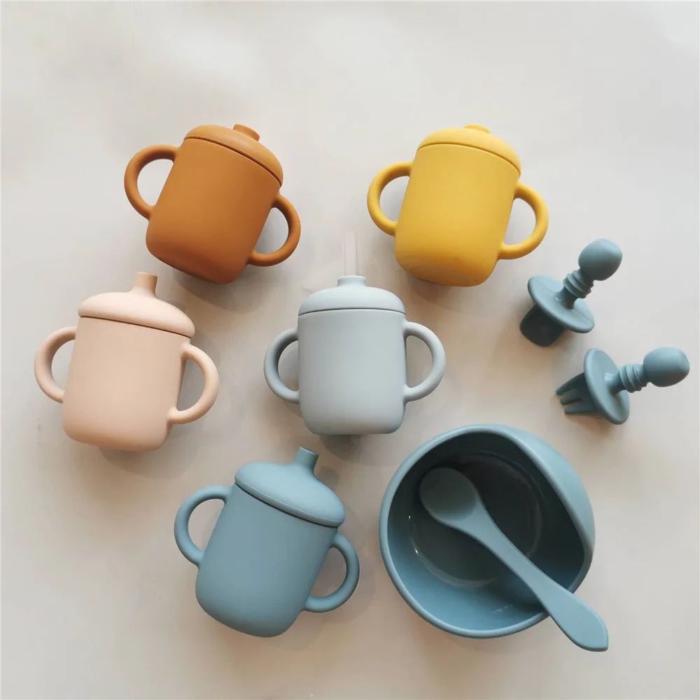 Силиконовая тренировочная чашка для малышей 2022 небьющаяся с соломинкой