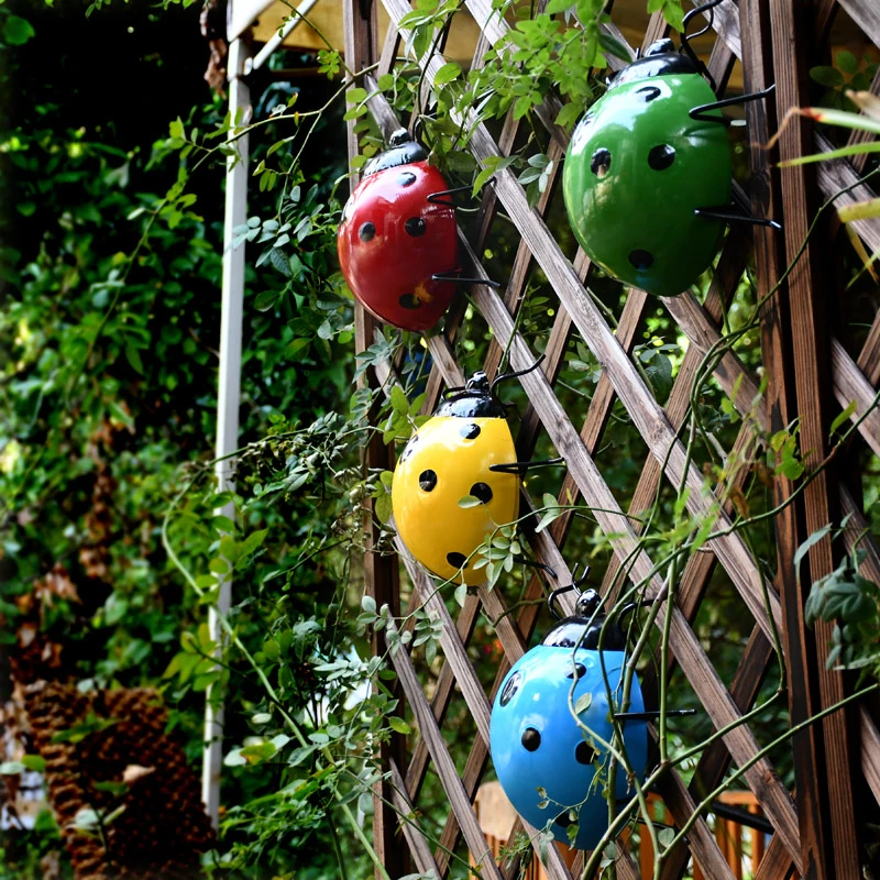 Garden decoration Simulation Iron Ladybug Pendant Home Decor Balcony Outdoor Handicraft Sculpture Courtyard Animal Ornament