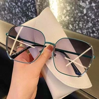 2022 vintage sunglasses beach leisure square metal frame sunglasses mirror classic retro sun glasses women luxury summer eyewear
