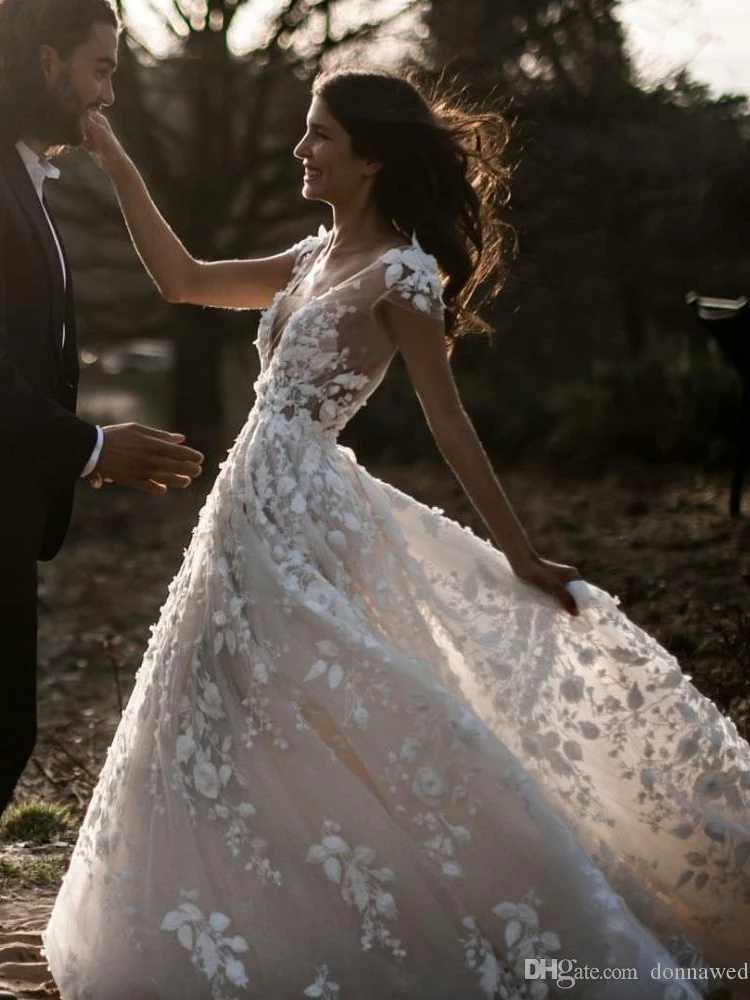 

Женское кружевное платье макси с V-образным вырезом и высокой талией