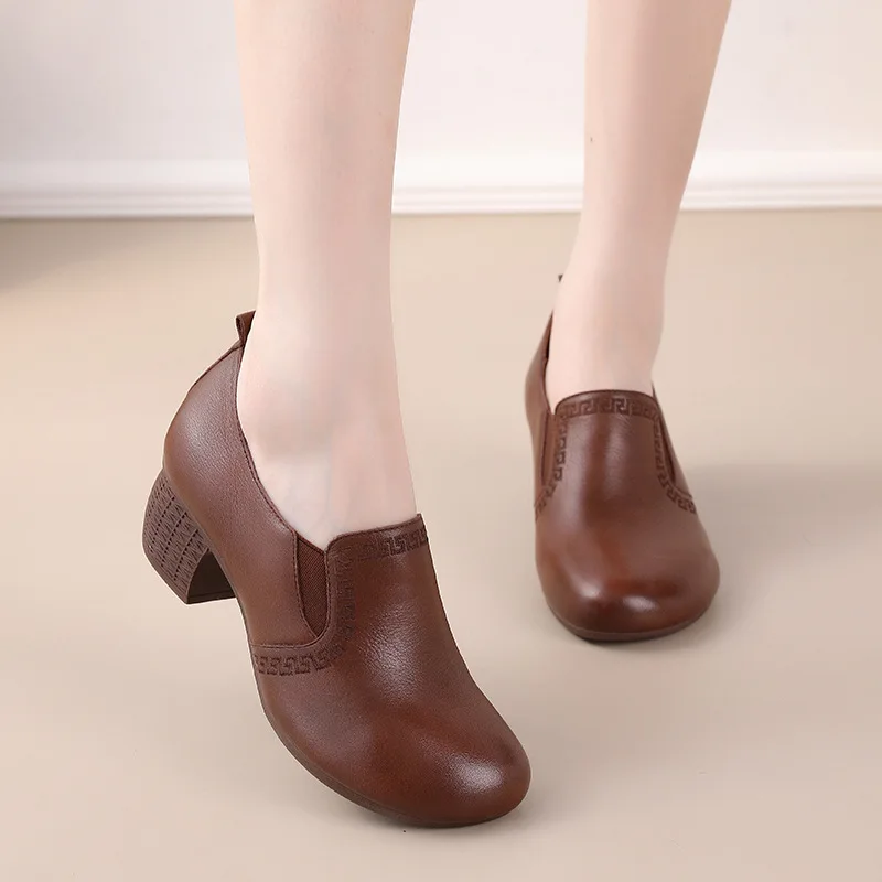 Новинка 2022 женские кожаные туфли на мягкой подошве в этническом стиле толстом