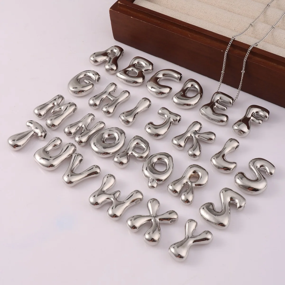 Водонепроницаемое 26-английское ожерелье с подвеской в виде буквы и начального