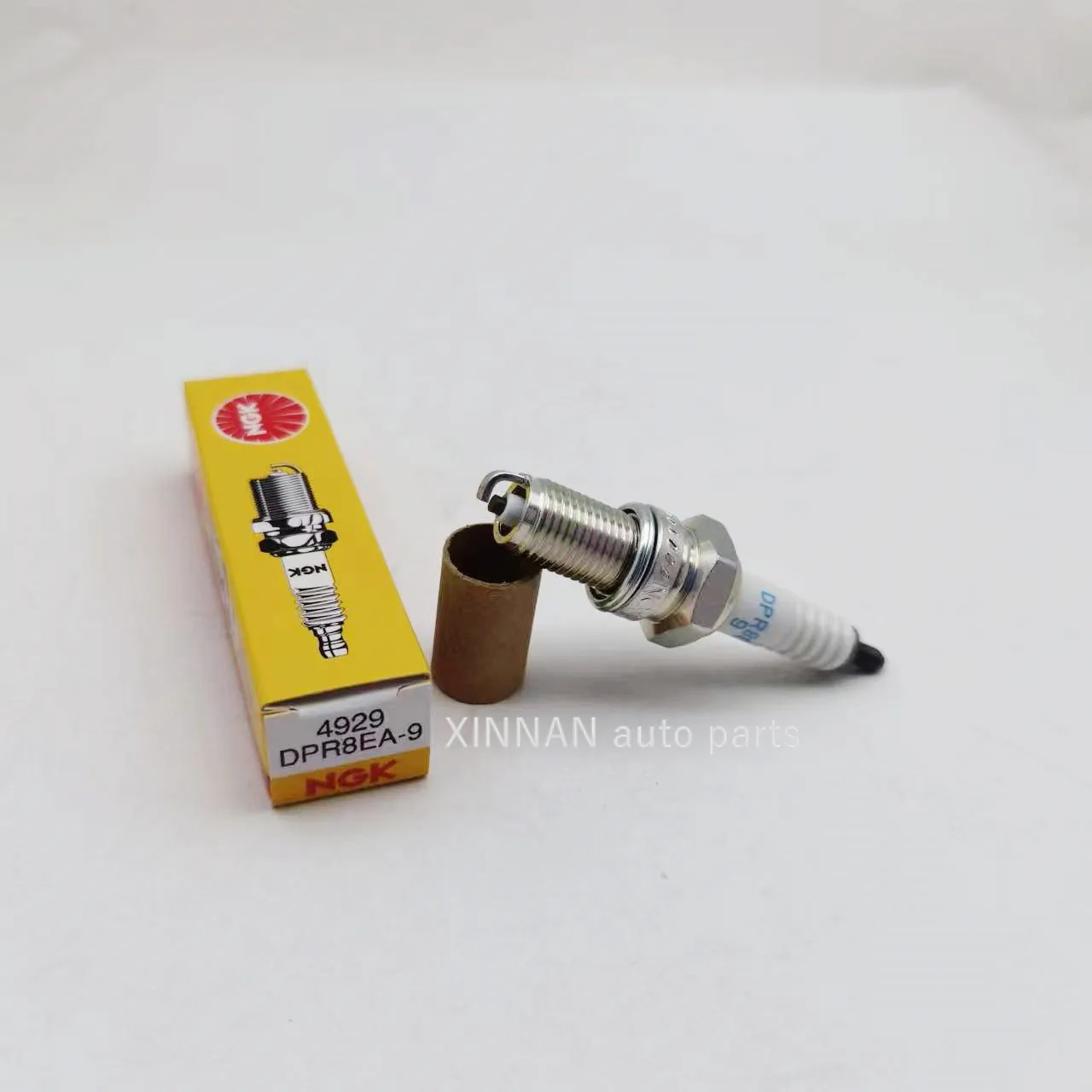 

Motorcycle spark plug DPR8EA-9 4929 is applicable to Xinyuan 400, 440, six days, stick, king, sand, 750, spring wind beach car