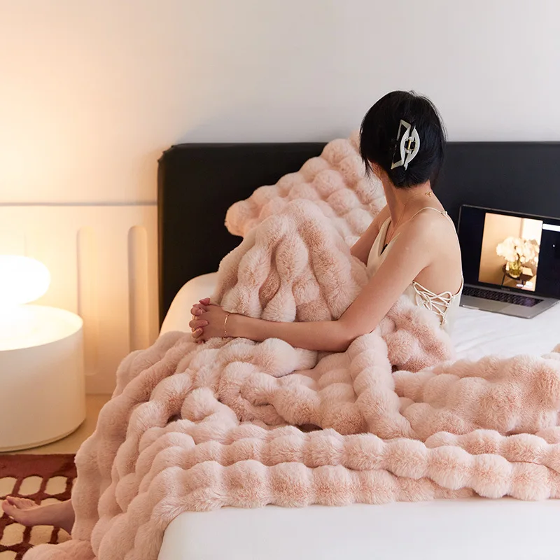 Thickened Long Hair Leisure Cover Blanket Single Dormitory Warm Rabbit Velvet Blanket Soft Sofa Blanket