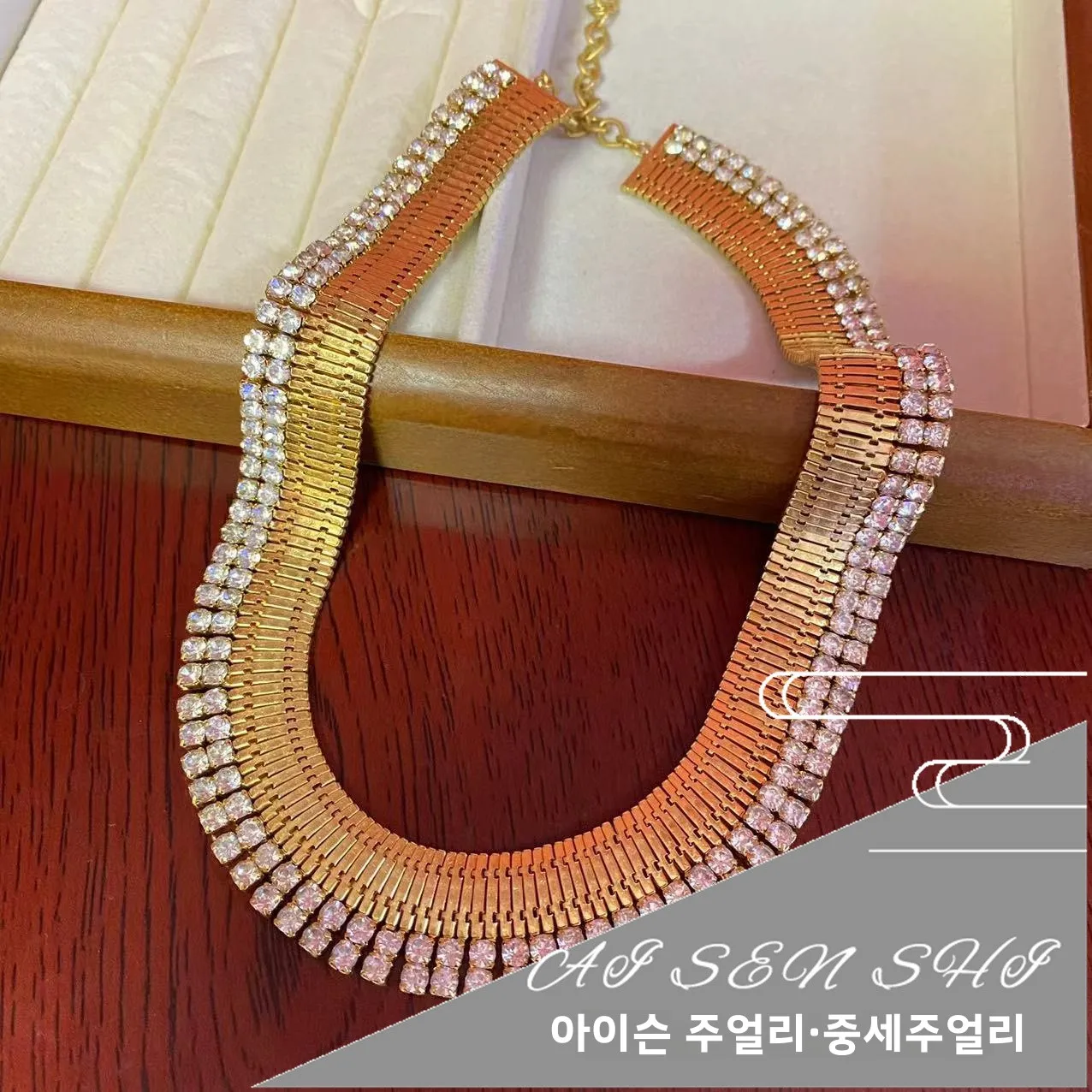 Necklace Middle Ancient Vintage Accessible Luxury Temperament Clavicle Chain Gold Wide Zircon Elegance Ancien... |