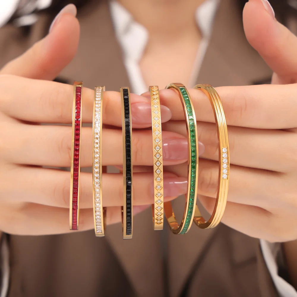 Круглые браслеты из нержавеющей стали с кубическим цирконием