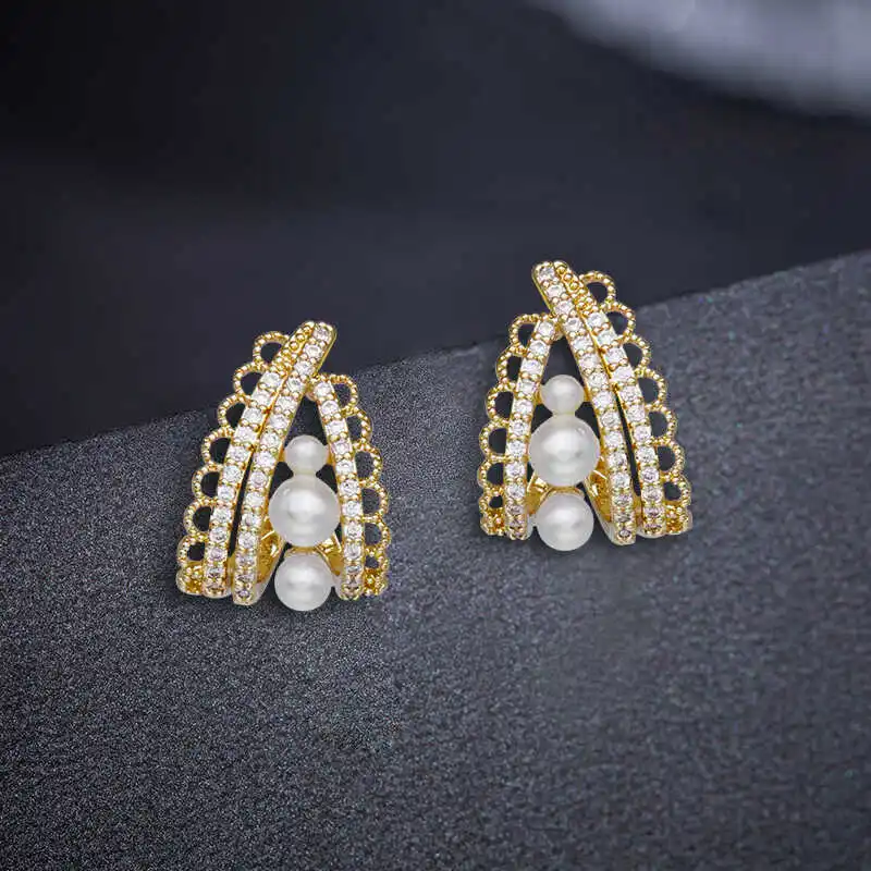 Серьги с золотым жемчугом и французским стилем новинка 2024 популярный уникальный