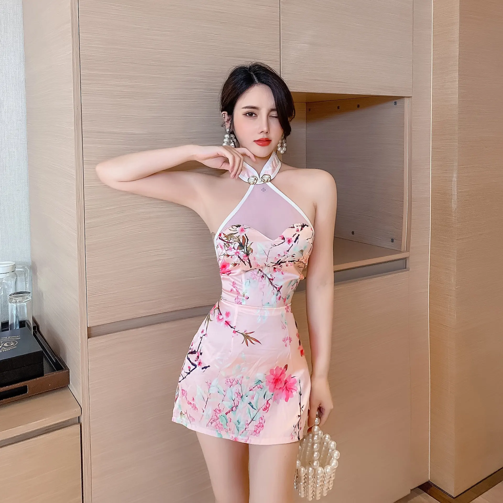 

Сексуальное модифицированное Короткое платье-Ципао в китайском стиле, женское платье для ночного клуба, прозрачная мини-юбка с низким вырезом на спине и шнуровкой