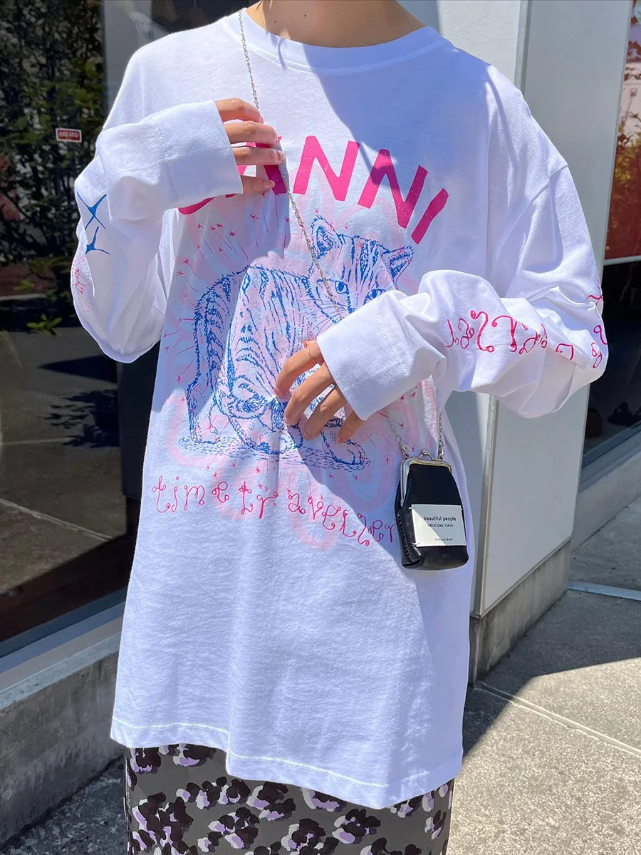 

Женская футболка с круглым вырезом, длинным рукавом и графическим принтом