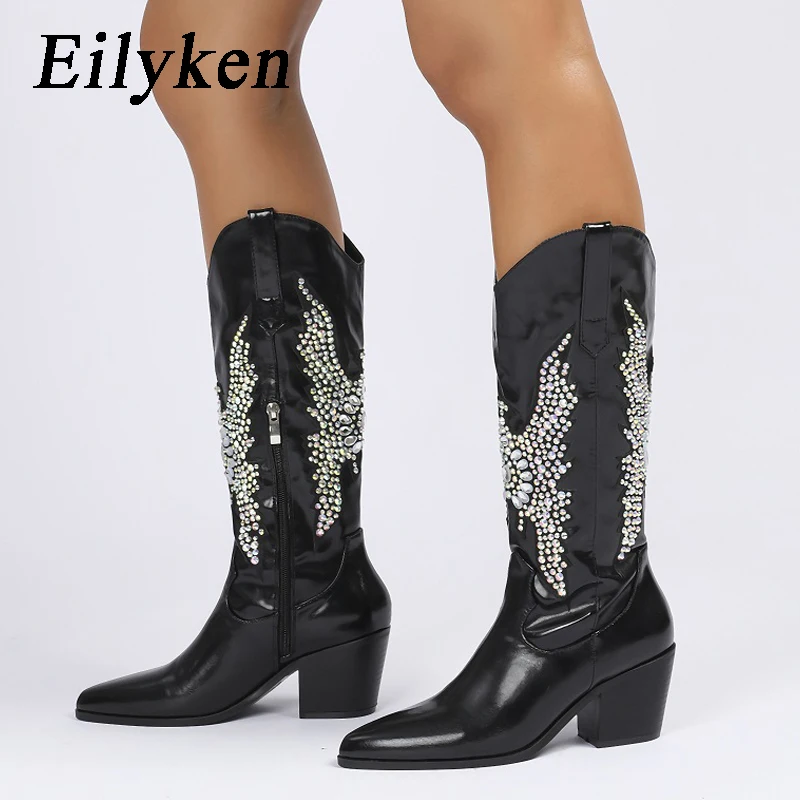

Eilyken/Новинка 2024 года; Дизайнерские Сапоги до колена из мягкой кожи с острым носком; Женские осенне-зимние ковбойские пинетки вышитая обувь в западном стиле