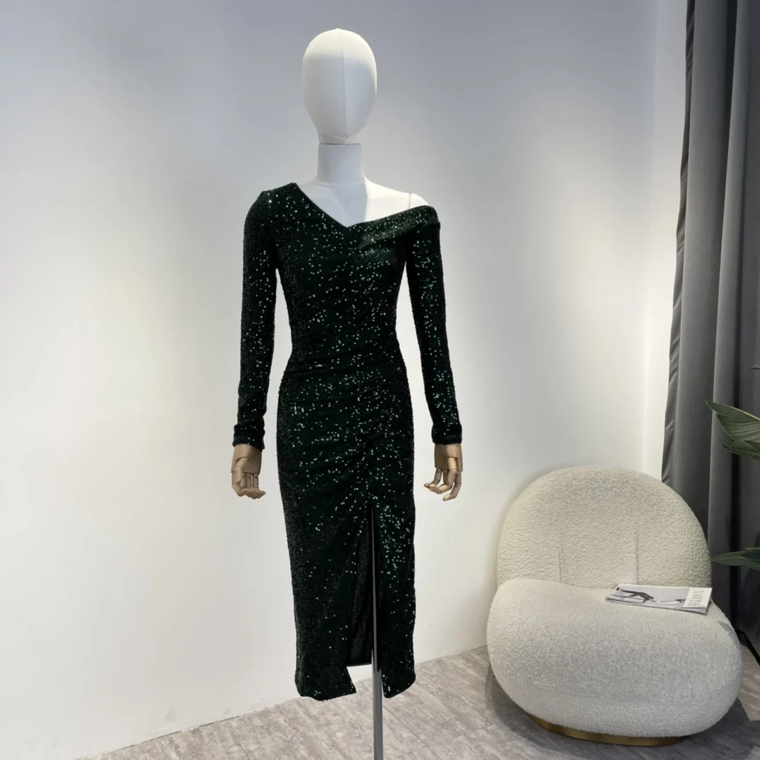 

2022 Autumn Winter Top Quality Light Luxury One Side Dropped Shoulder Split Vintage Dark Green Sequin Midi Dress for Women