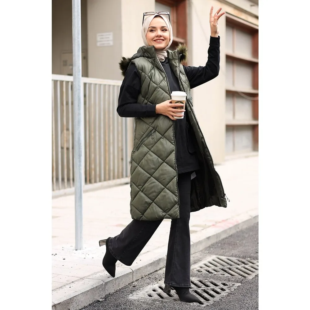 

Dorlie Lozenge Pattern Fur Hooded Pockets Inflatable Vest 102-Khaki