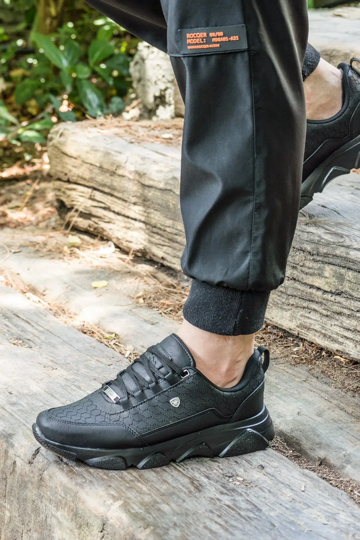 

Men Sport Footwear sports Lightweight Male 'S Fashion Walking Sneakers Breathable Trainers Vulcanize Shoes Comfort