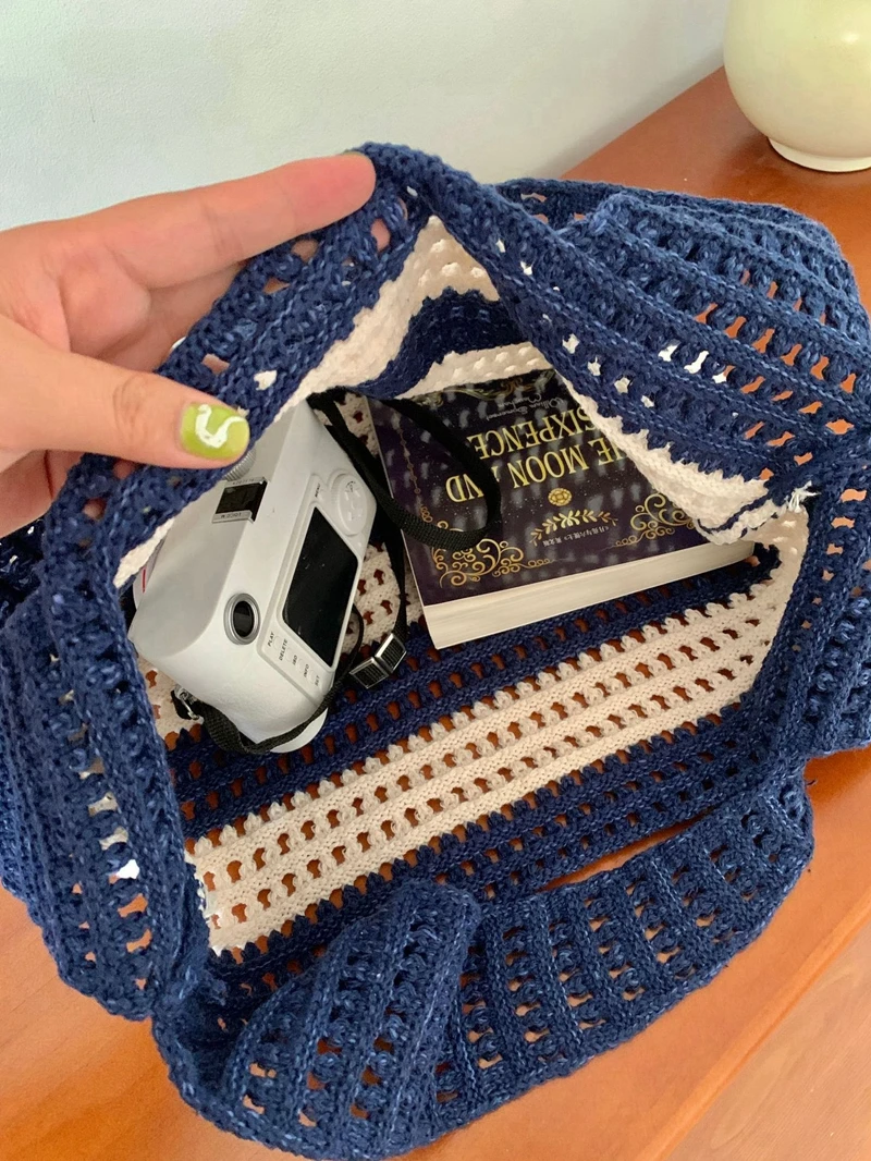 Fashion portable hollowed out shoulder bag striped Handmade knitted beach Handbags Large Capacity Shopper Totes