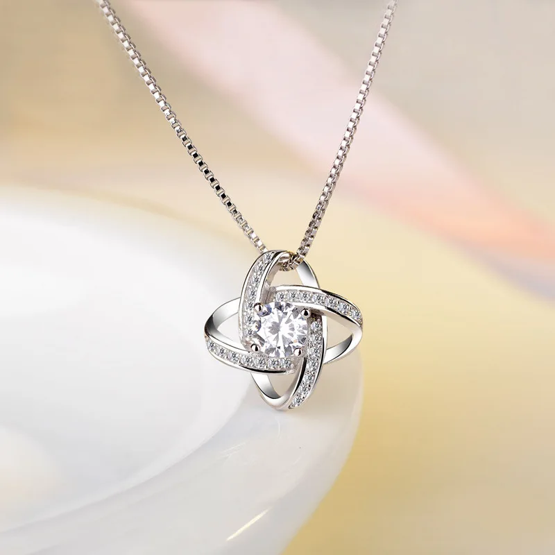 

Fourleaf Clover S925 Sterling Silver Light Luxury Clavicle Chain Full of Diamond Temperament Rotating Pendant All-match Necklace