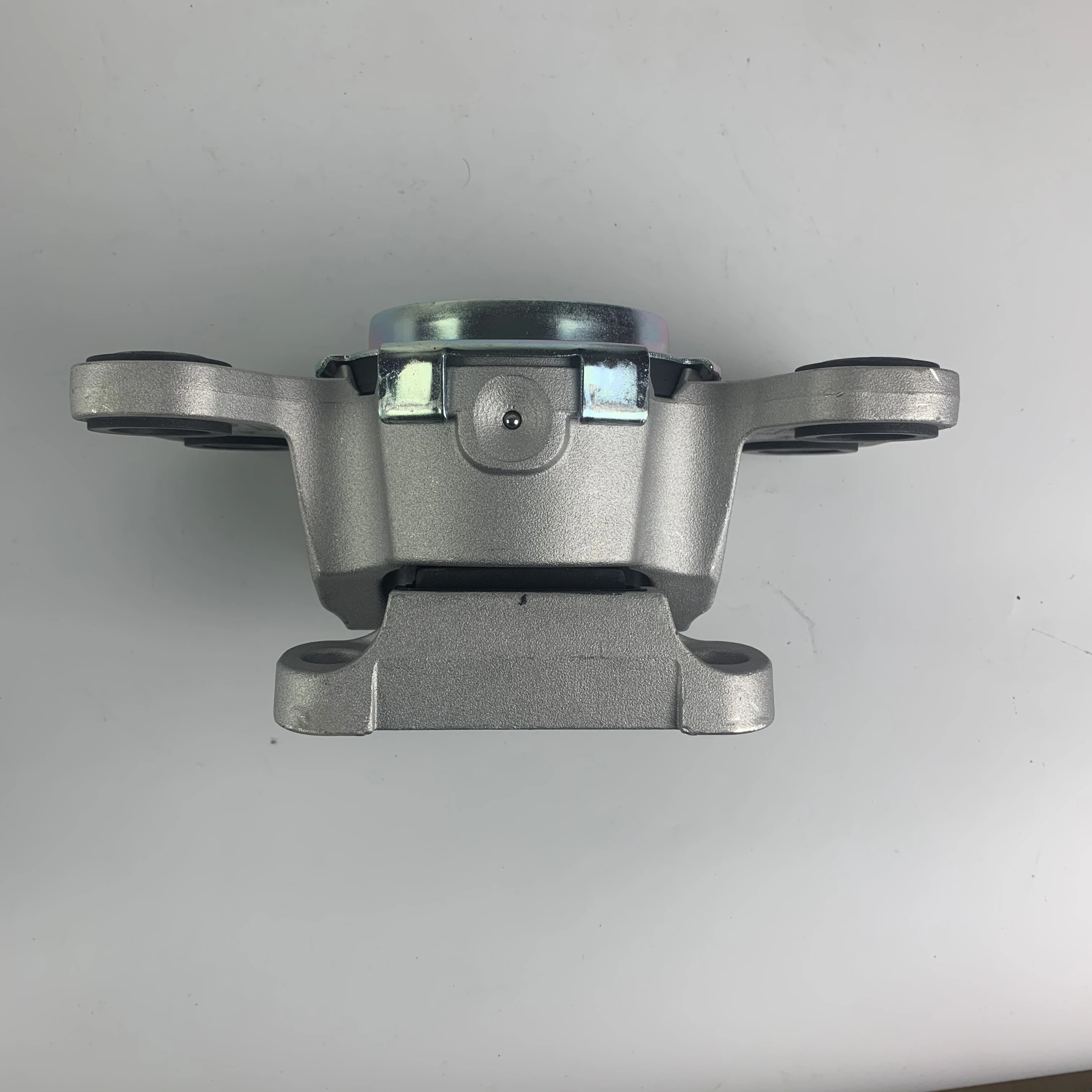 

Крепление для трансмиссии Land Rover Freelancer 2, LR 062669 LR 006975 LR 023380 LR 002580