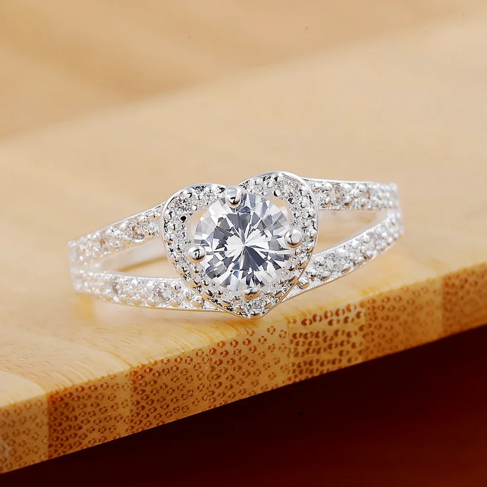 

New 925 Sterling Silver Rings for Women Shining Crystal Heart Fashion Party Gifts Girl Student Luxury Charm Wedding Jewelry
