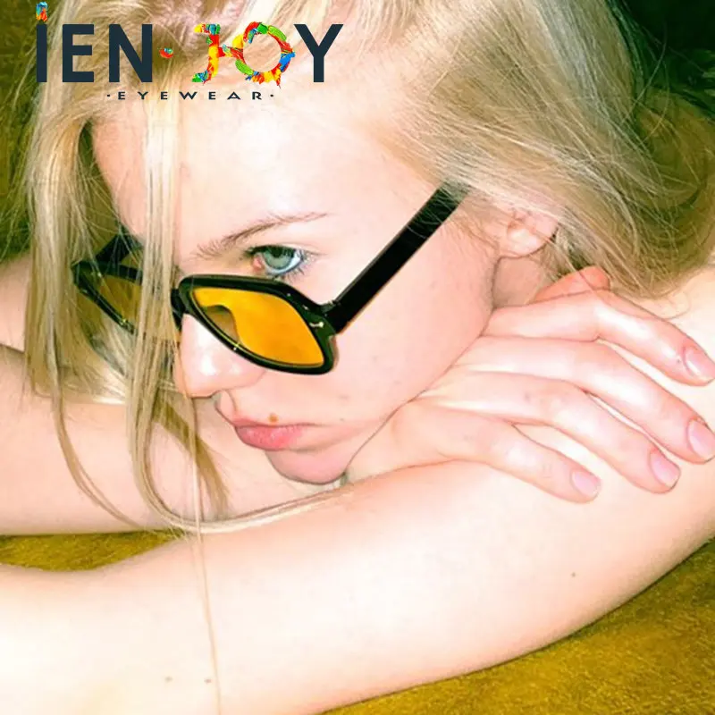 

IENJOY 1PC Fashion Unisex Square Sunglasses Men Women Small Frame Brand Design Sunglasses Female Retro Rivet Glasses UV400 S-067
