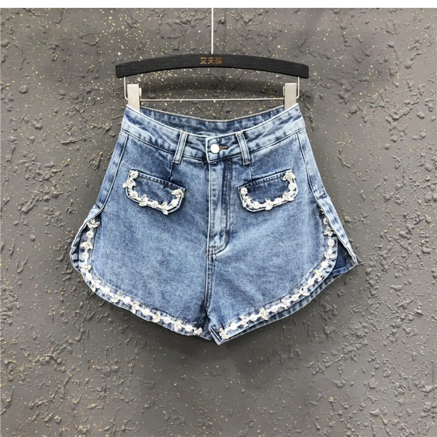 Western Style Shorts Diamond-Embedded Decorative Denim Shorts for Women 2023 Summer New Loose Slimming High Waist Wide Leg Pants