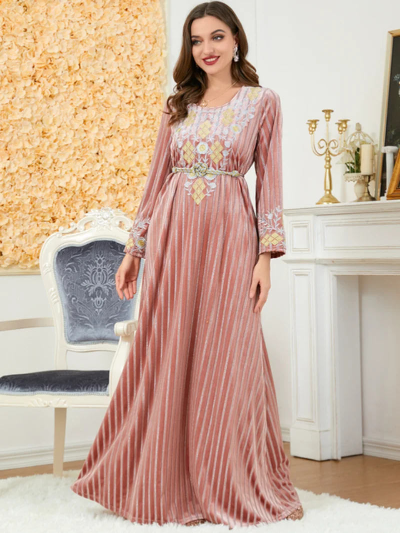 Dresses For Women 2022 Embroidery Velvet Long Sleeve Muslim Abaya Dress Dubai Moroccan Caftan Woman Turkey Robe