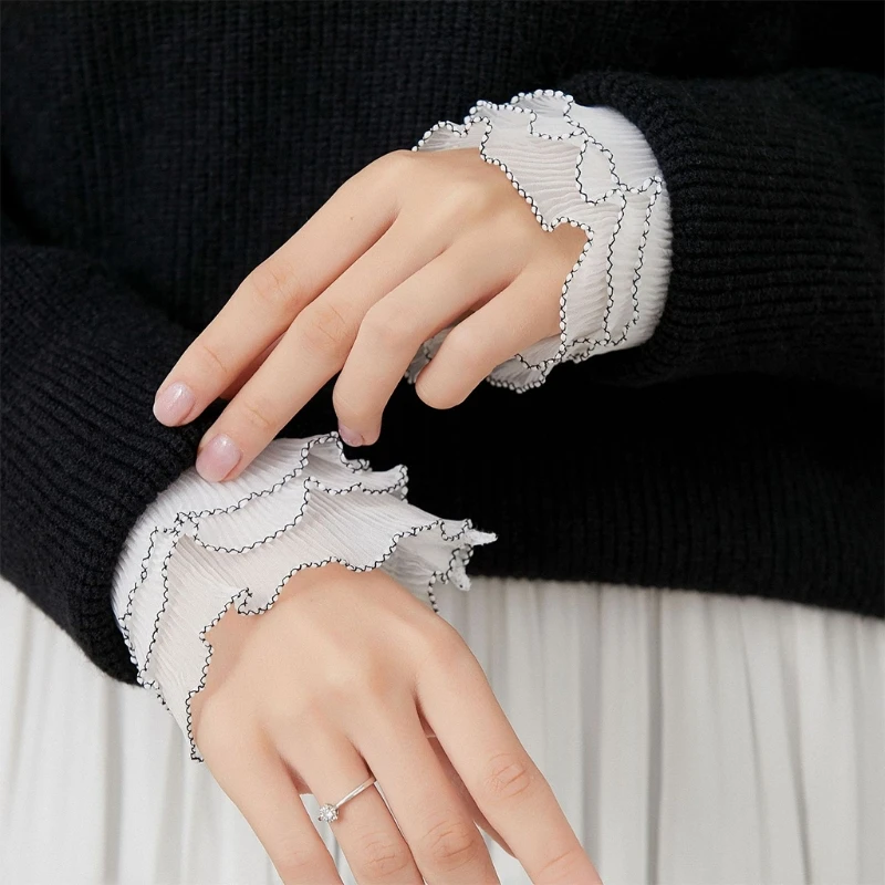 

Pleated Wrist Cuffs for Women Fashion Horn Cuff Detachable Shirt False Sleeve