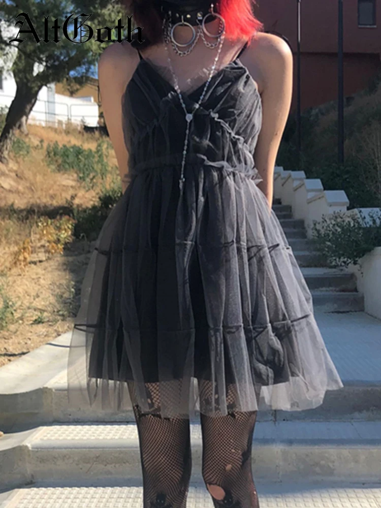 Женское платье с завышенной талией