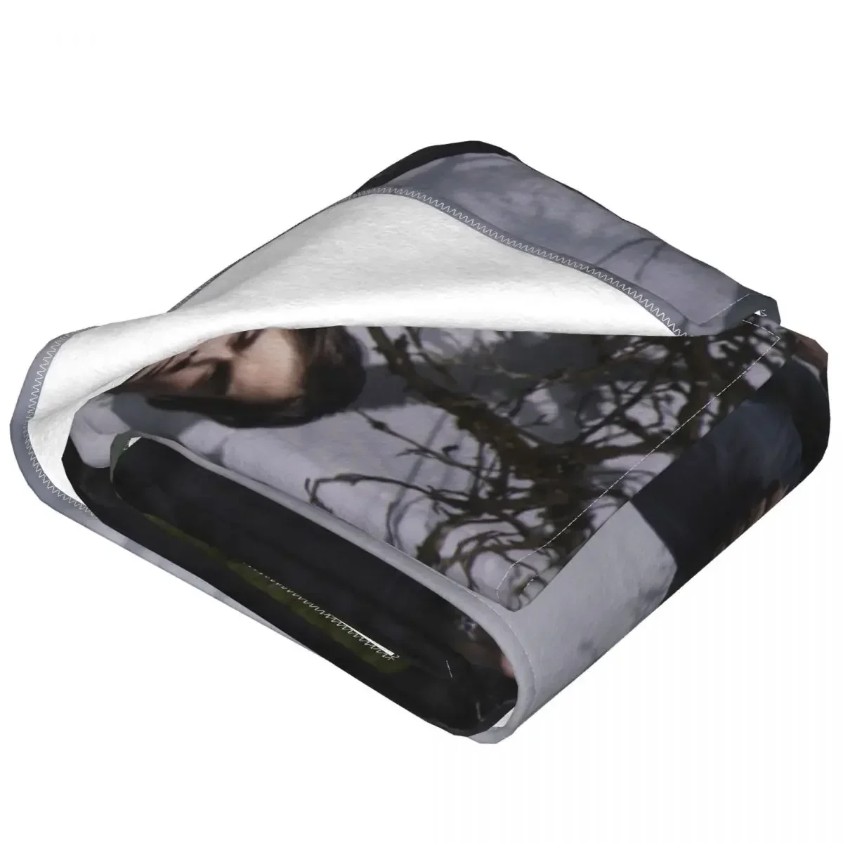 Иан Сомерхалдер Дэймон Елена Гилберт Стефан Сальватор Дневники вампира Вязаные