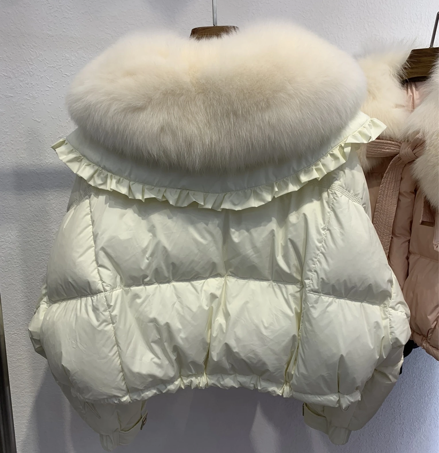 2023 натуральный мех роскошный большой короткий пуховик с воротником из