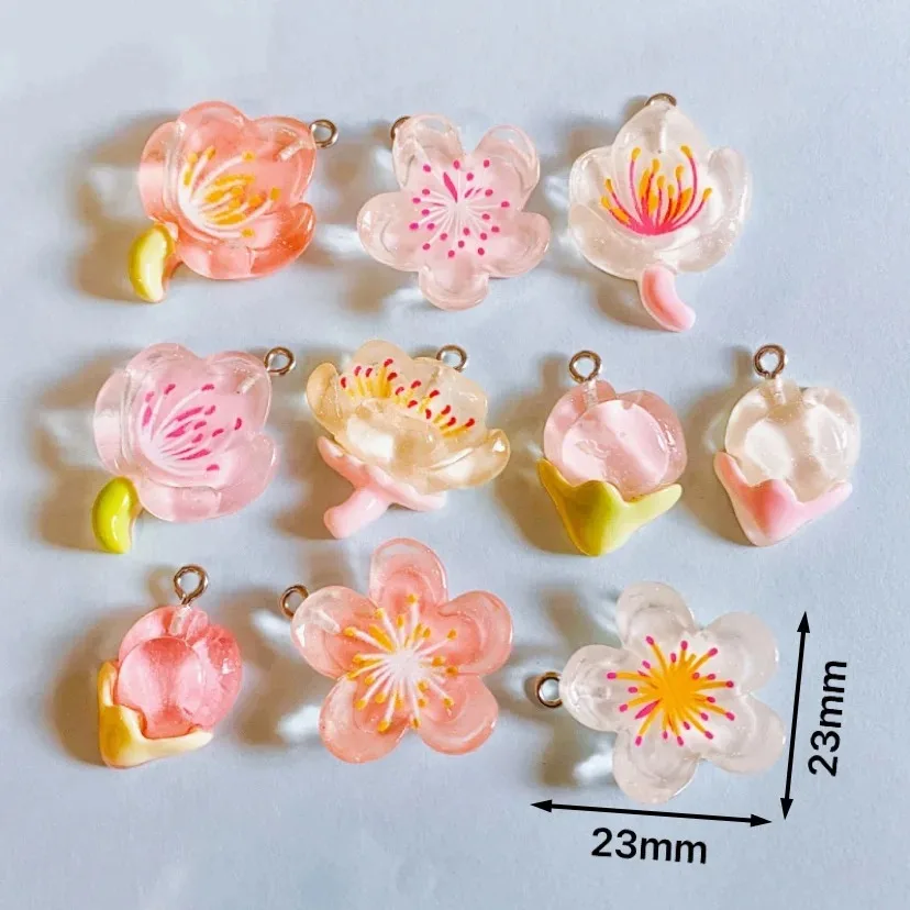 

Прозрачные подвески из смолы с цветочным дизайном