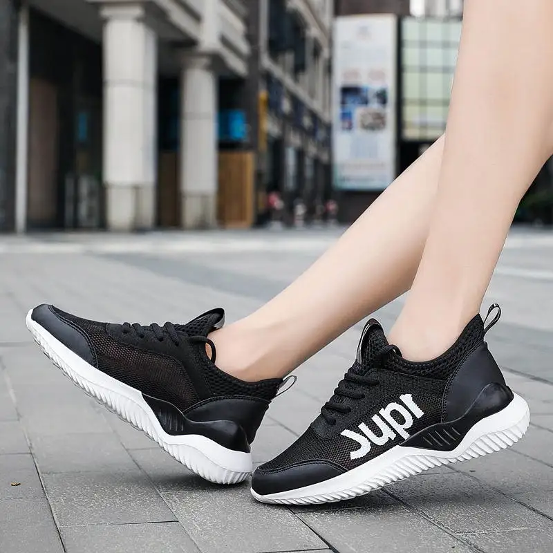 

Роскошные дизайнерские черные кроссовки для бега для девочек среднего возраста спортивная обувь минималистичные летние кроссовки Акула ж...