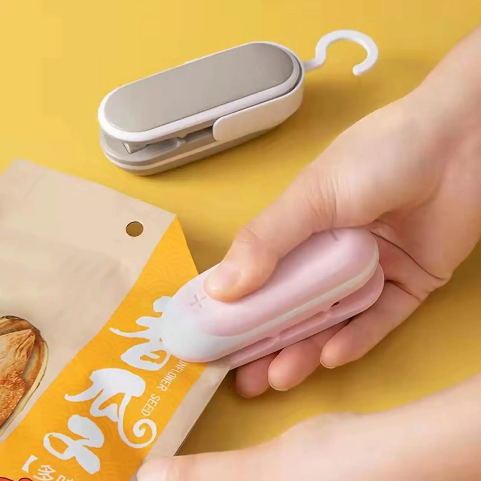 

Портативный мини-термоуплотнитель, машина для запечатывания пластиковых пакетов и пакетов, удобные кухонные аксессуары для закусок, машин...