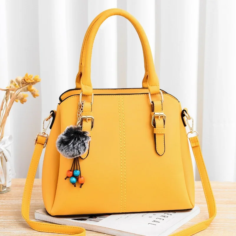 

New Hair Ball Pendant Simple Messenger Shoulder Bag 2022 Fashion Luxury Large Capacity Trend Handbag Women