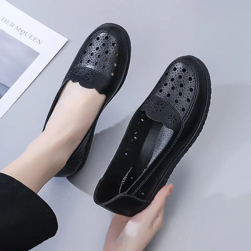 Ladies shoes Women Flats Hollow Spring summer breathable Sandals women leather shoes soft soles comfortable non-slip loafers